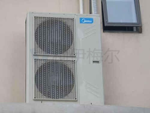 室外機(jī)安裝空間散熱良好，不影響維修